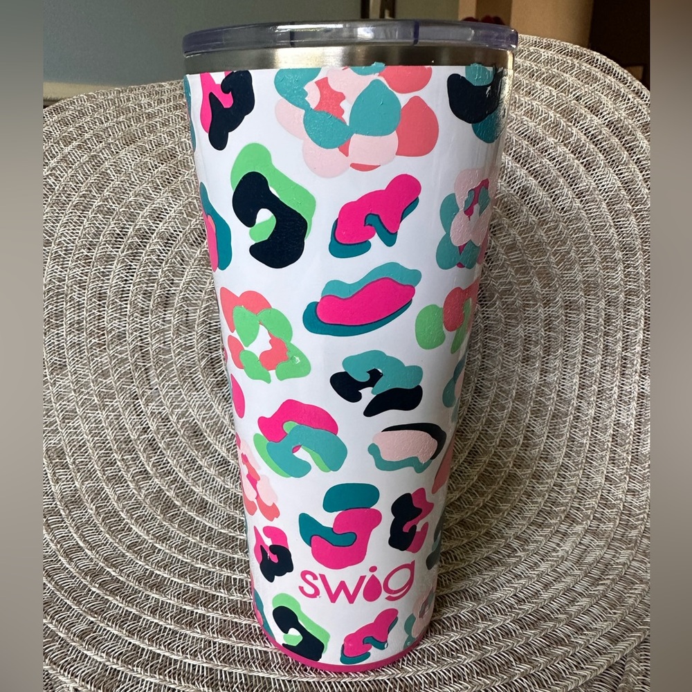 Swig Life Animal Print 22 Oz Tumbler